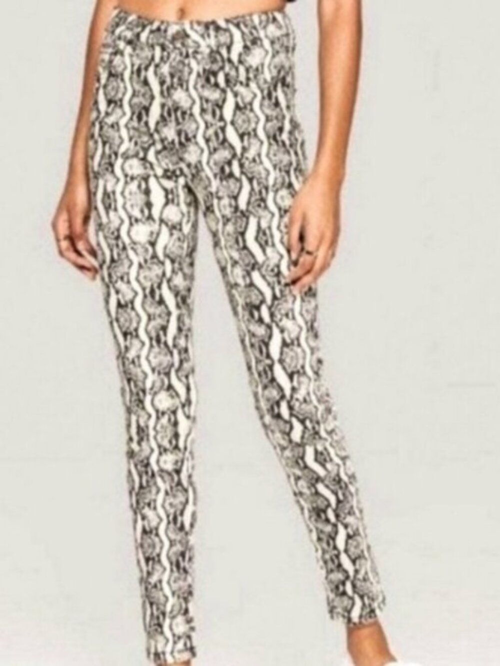 Wild Fable Size 6 NWOT High Rise Skinny Funky Snake Skin Jeans